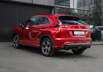Подержанный автомобиль Mitsubishi Eclipse Cross 2021 года (6 фото)