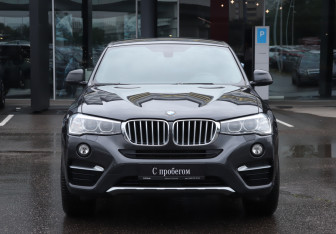 Подержанный автомобиль BMW X4 2017 года (2 фото)
