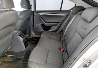 Подержанный автомобиль Skoda Octavia Liftback 2017 года (12 фото)
