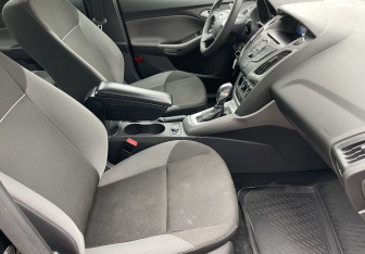 Подержанный автомобиль Ford Focus Sedan 2011 года (9 фото)