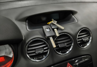 Подержанный автомобиль Peugeot 308 Hatchback 2011 года (17 фото)