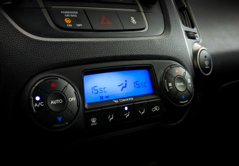Подержанный автомобиль Hyundai ix35 2014 года (25 фото)