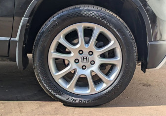 Подержанный автомобиль Honda CR-V 2009 года (14 фото)