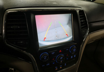 Подержанный автомобиль Jeep Grand Cherokee 2013 года (17 фото)