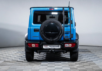 Подержанный автомобиль Suzuki Jimny 2021 года (6 фото)