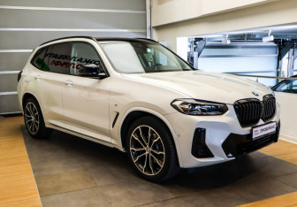 Подержанный автомобиль BMW X3 2024 года (3 фото)