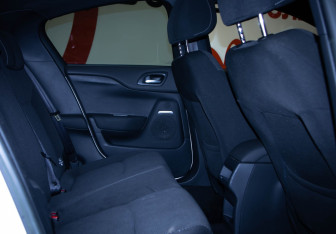 Подержанный автомобиль Citroen DS4 2014 года (21 фото)