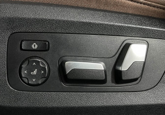 Подержанный автомобиль BMW X7 2020 года (20 фото)