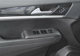 Подержанный автомобиль DongFeng AX7 2019 года (13 фото)