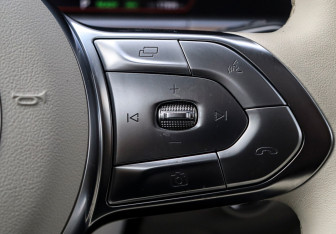 Подержанный автомобиль Voyah Free 2022 года (17 фото)