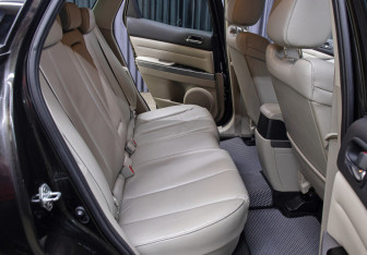 Подержанный автомобиль Mazda CX-7 2011 года (11 фото)