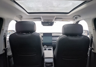 Подержанный автомобиль Jaecoo J7 2023 года (13 фото)