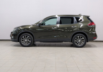 Подержанный автомобиль Nissan X-Trail 2020 года (24 фото)