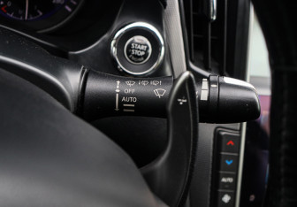 Подержанный автомобиль Infiniti Q50 2014 года (29 фото)