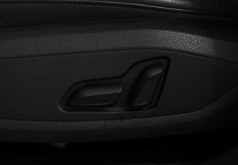 Подержанный автомобиль Audi A4 Sedan 2022 года (18 фото)