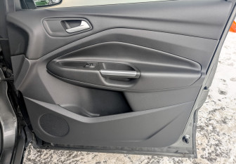 Подержанный автомобиль Ford Kuga 2018 года (23 фото)