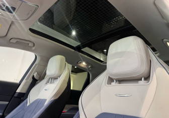 Подержанный автомобиль Hongqi HS3 2024 года (18 фото)