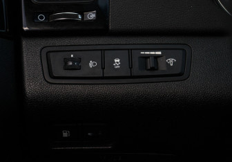 Подержанный автомобиль Hyundai Sonata 2010 года (17 фото)