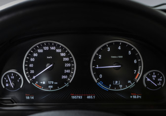 Подержанный автомобиль BMW X6 2017 года (11 фото)