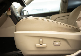 Подержанный автомобиль Subaru Legacy Sedan 2011 года (25 фото)