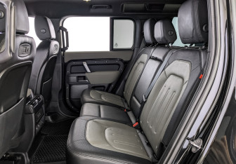 Подержанный автомобиль Land Rover Defender Suv 2021 года (18 фото)