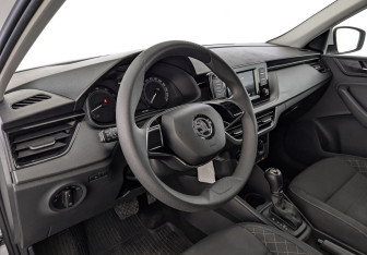 Подержанный автомобиль Skoda Rapid Liftback 2021 года (15 фото)