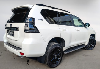 Подержанный автомобиль Toyota Land Cruiser Prado 2020 года (5 фото)