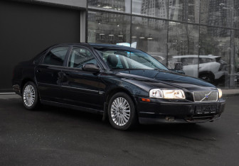Подержанный автомобиль Volvo S80 2002 года (3 фото)