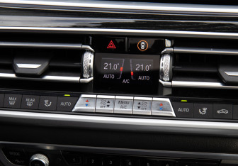 Подержанный автомобиль BMW X7 2020 года (15 фото)