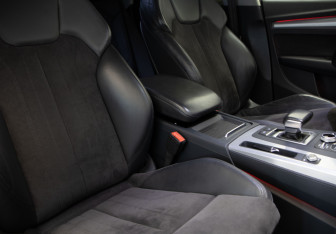 Подержанный автомобиль Audi Q5 2017 года (31 фото)