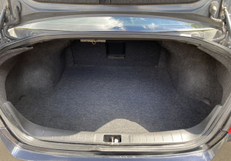 Подержанный автомобиль Nissan Teana 2008 года (16 фото)