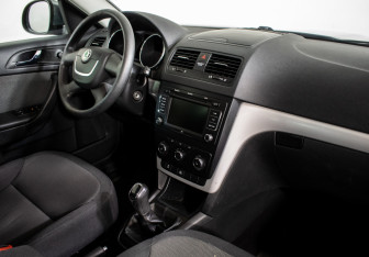Подержанный автомобиль Skoda Yeti 2012 года (10 фото)
