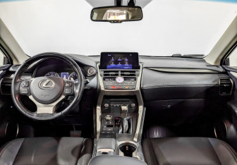 Подержанный автомобиль Lexus NX 2018 года (12 фото)