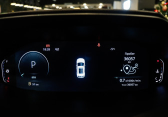 Подержанный автомобиль Changan UNI-S 2024 года (24 фото)