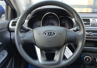 Подержанный автомобиль Kia Rio Sedan 2012 года (12 фото)