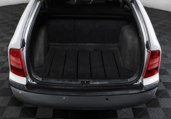 Подержанный автомобиль Skoda Octavia Wagon 2008 года (10 фото)