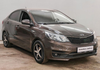 Подержанный автомобиль Kia Rio Sedan 2015 года (3 фото)