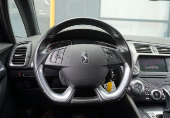 Подержанный автомобиль Citroen DS5 2012 года (15 фото)