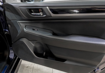 Подержанный автомобиль Subaru Legacy Sedan 2019 года (23 фото)