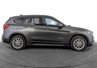 Подержанный автомобиль BMW X1 2016 года (4 фото)