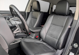 Подержанный автомобиль Mitsubishi Outlander 2017 года (20 фото)