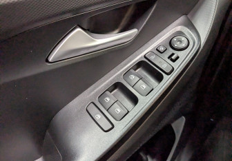 Подержанный автомобиль Hyundai Creta 2022 года (8 фото)