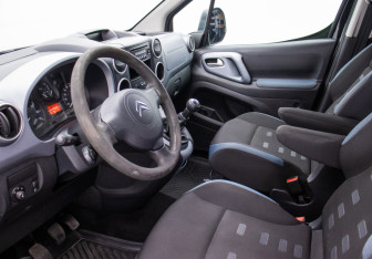 Подержанный автомобиль Citroen Berlingo 2012 года (10 фото)