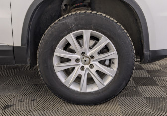 Подержанный автомобиль Volkswagen Tiguan 2012 года (12 фото)