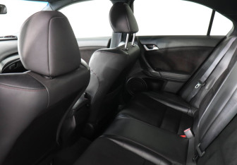 Подержанный автомобиль Honda Accord Sedan 2011 года (12 фото)