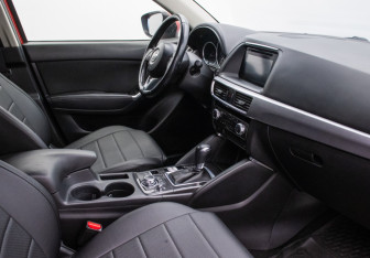 Подержанный автомобиль Mazda CX-5 2016 года (10 фото)