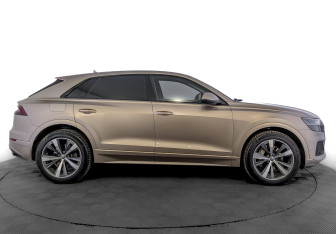 Подержанный автомобиль Audi Q8 2019 года (4 фото)