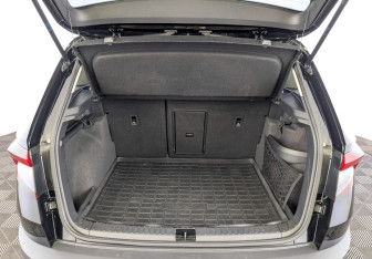 Подержанный автомобиль Skoda Karoq 2021 года (10 фото)