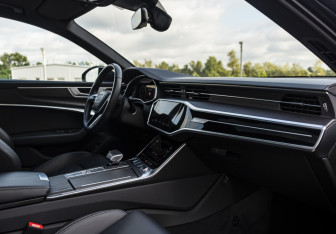Подержанный автомобиль Audi A6 Sedan 2024 года (14 фото)