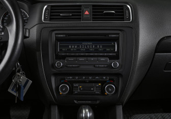 Подержанный автомобиль Volkswagen Jetta Sedan 2012 года (15 фото)